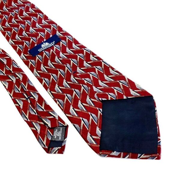 Stafford Red Print Abstract Geometric Short Wide Silk Tie - Picture 5 of 6